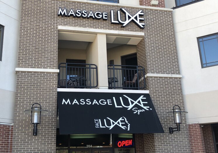 Hand and Stone Franchise vs. MassageLuXe: Comparing Luxury Spa Franchises -  MassageLuXe